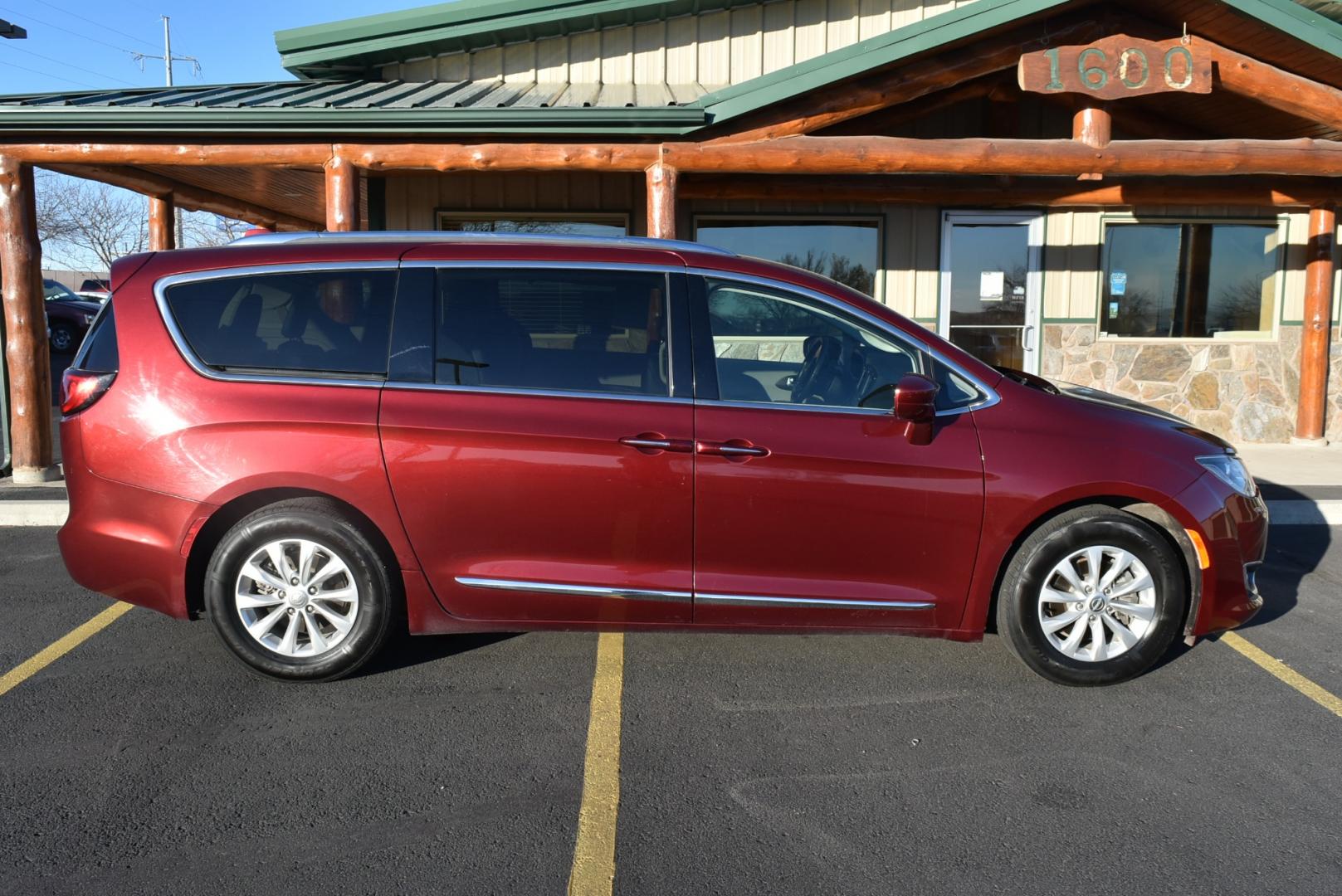 2018 Maroon /Black Chrysler Pacifica touring L (2C4RC1BG9JR) with an 3.6L V-6 24 Valve VVT UPG I W/ESS engine, 9-Speed Automatic transmission, located at 1600 E Hwy 44, Rapid City, SD, 57703, (605) 716-7878, 44.070232, -103.171410 - Photo#4